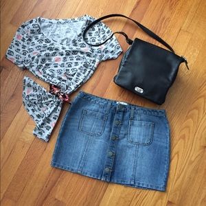 Vintage-Style w/ Button Design - SO Denim Skirt